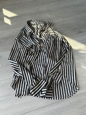 Bobble and lace white black striped button down top